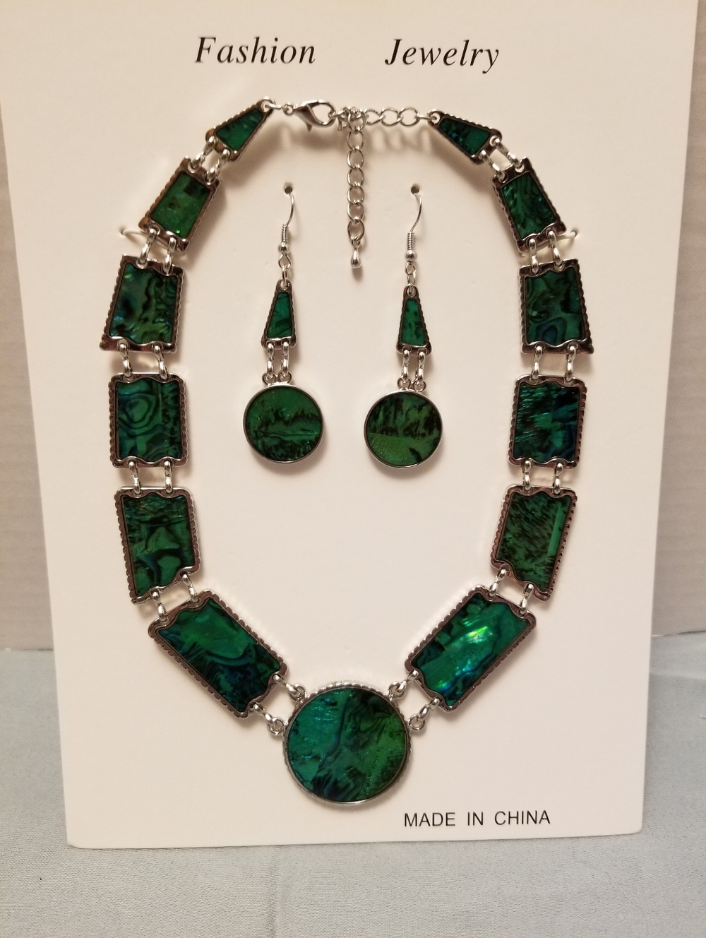 Fashion Jewelry Green Stone Necklace and Earring Set